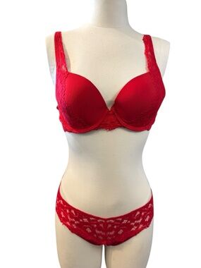 DREAMWEAR Women's Red Lace-Trim Lightly padded underwire Bra and Panty Set